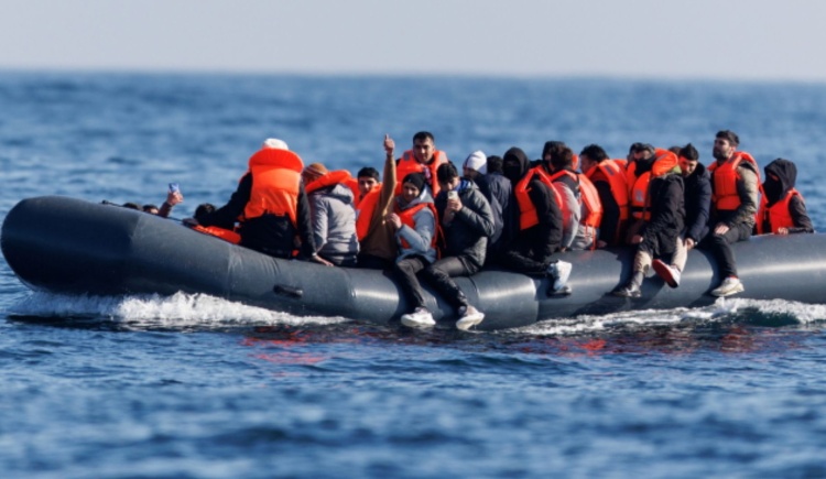 Katastrofa łodzi z migrantami na kanale La Manche! 