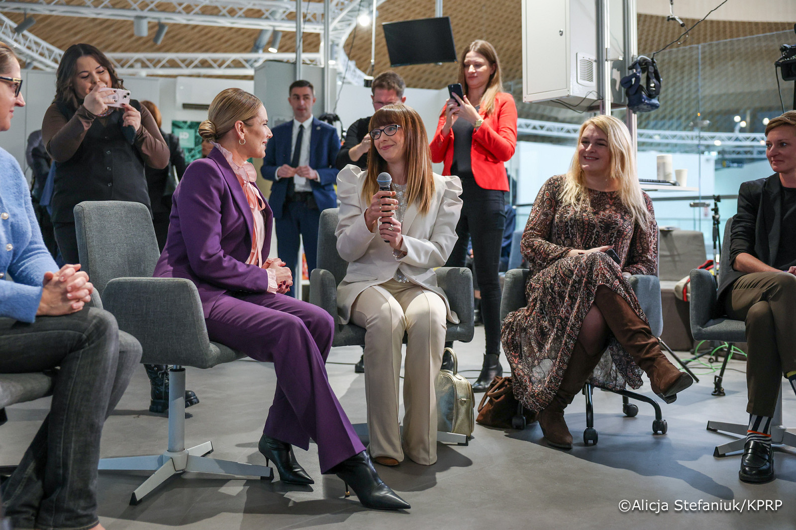 Małżonka Prezydenta RP Marta Nawrocka  na spotkaniu w Kielcach