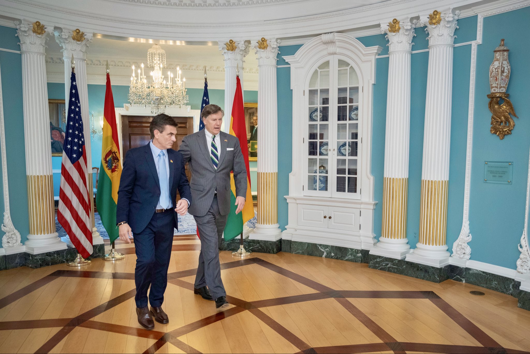 Rodrigo Paz i Christopher Landau