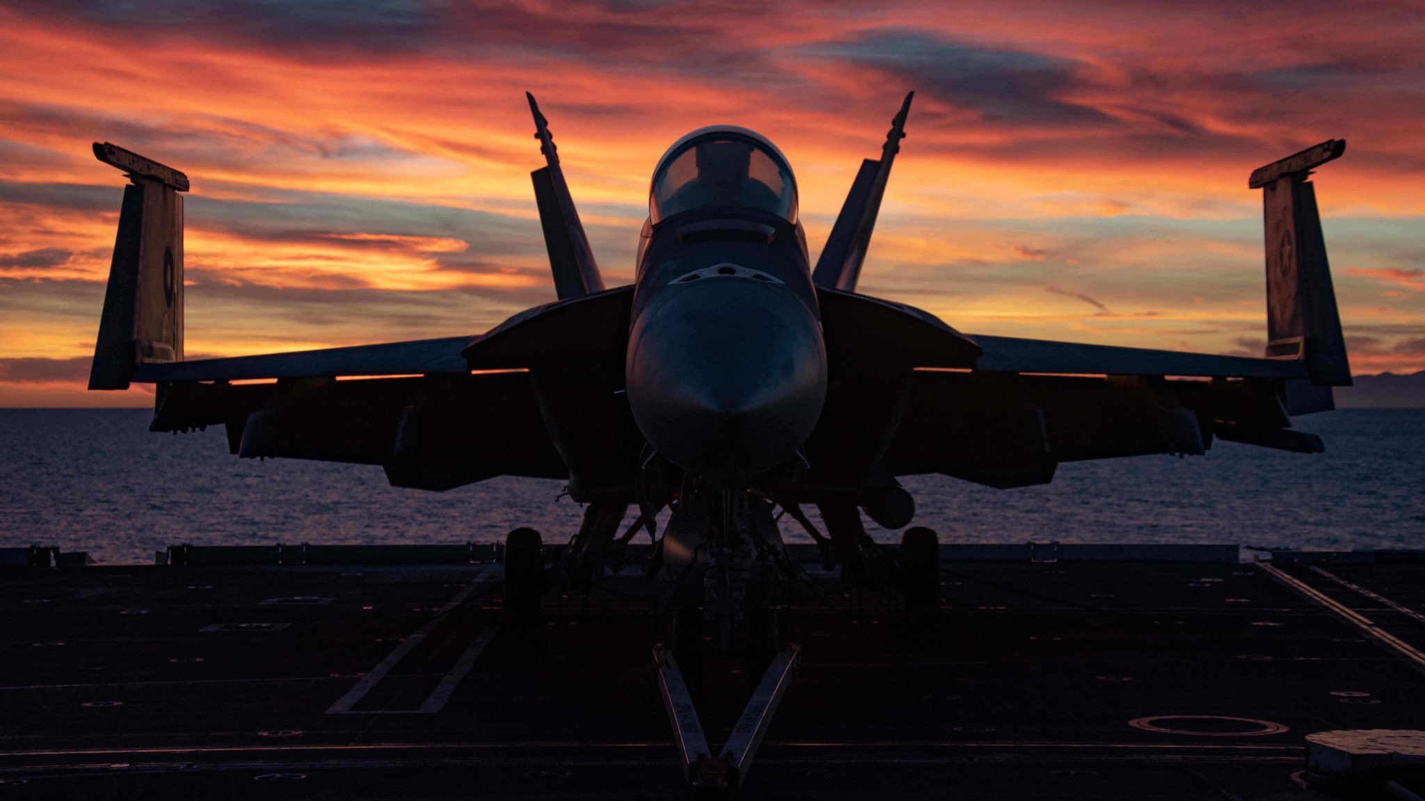 samolot na lotniskowcu USS Gerald Ford