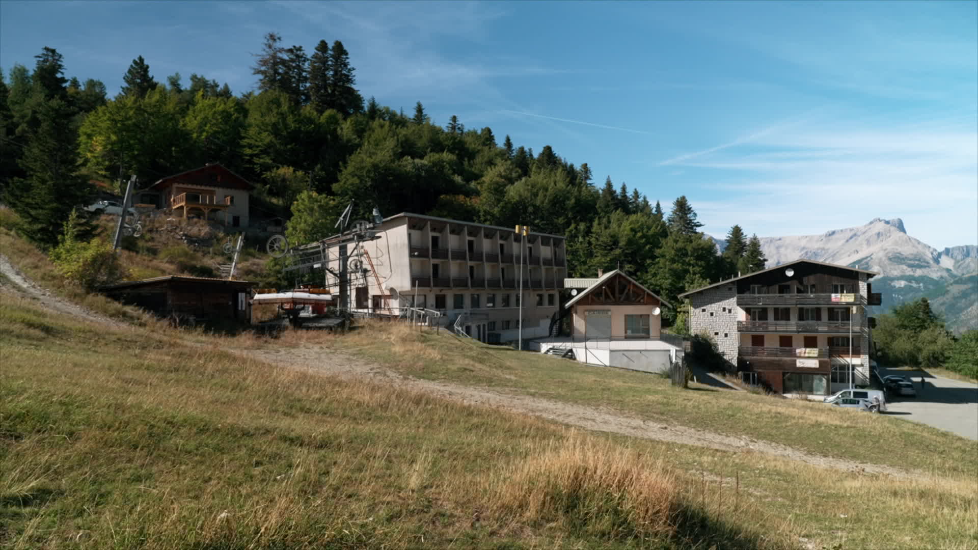 stacje widma we francuskich Alpach