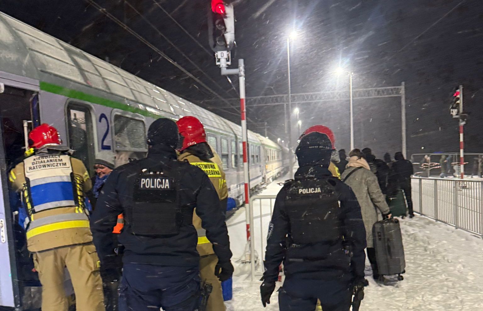 pociąg utknął pod Sterławkami
