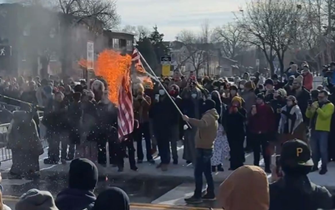 protesty w Minneapolis