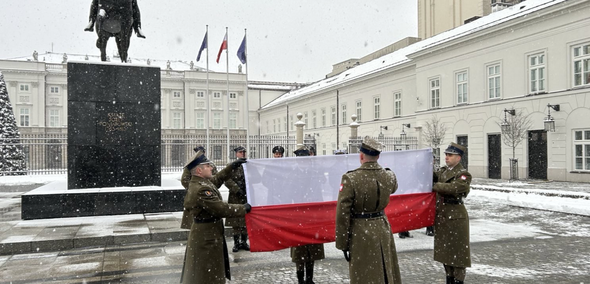 Flagi z Pałacu Prezydenckiego