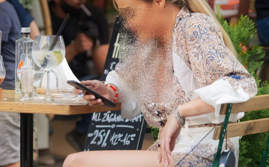 kobieta w restauracji