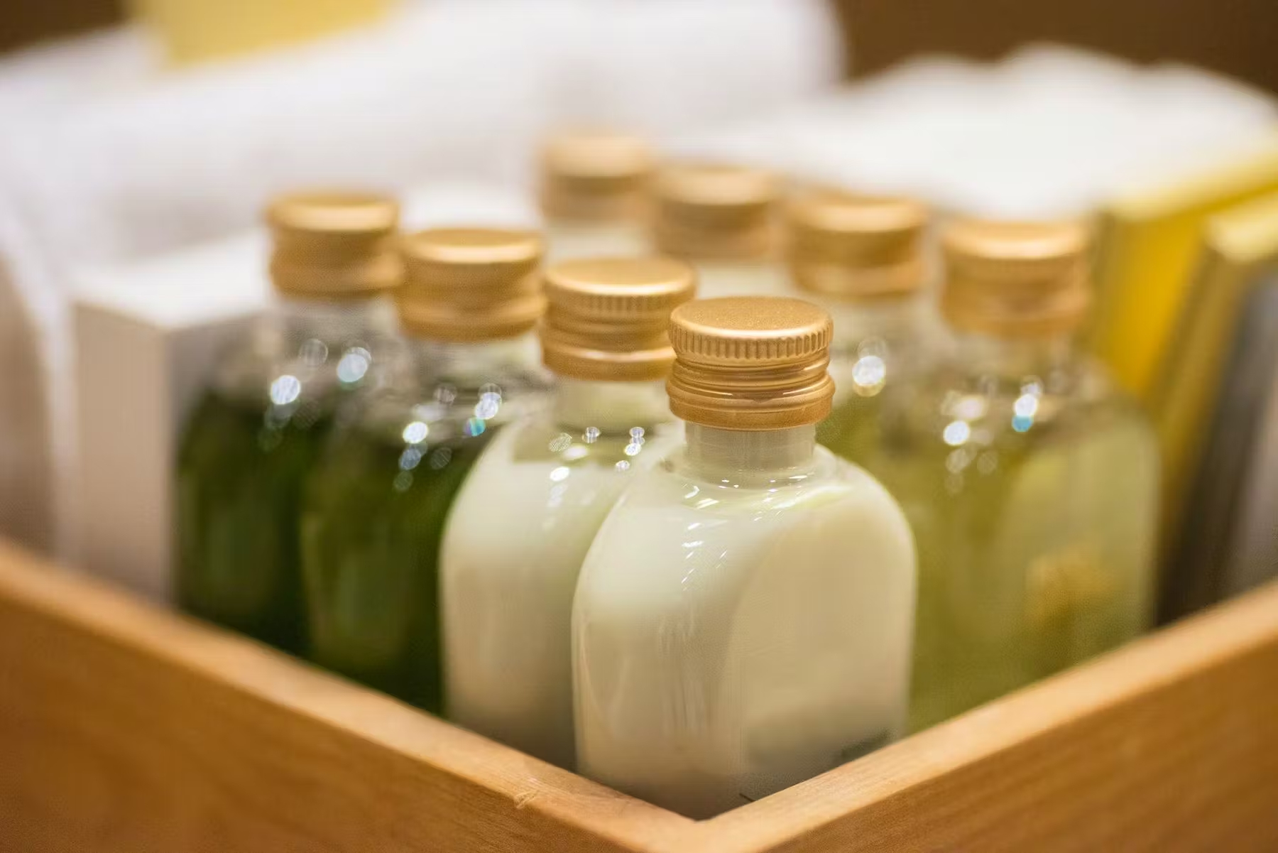 małe buteleczki hotelowe