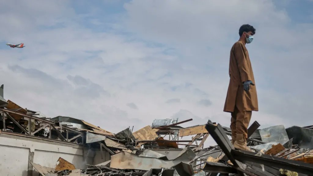 Krwawy atak w Kabulu. Setki ofiar, sprzeczne komunikaty stron