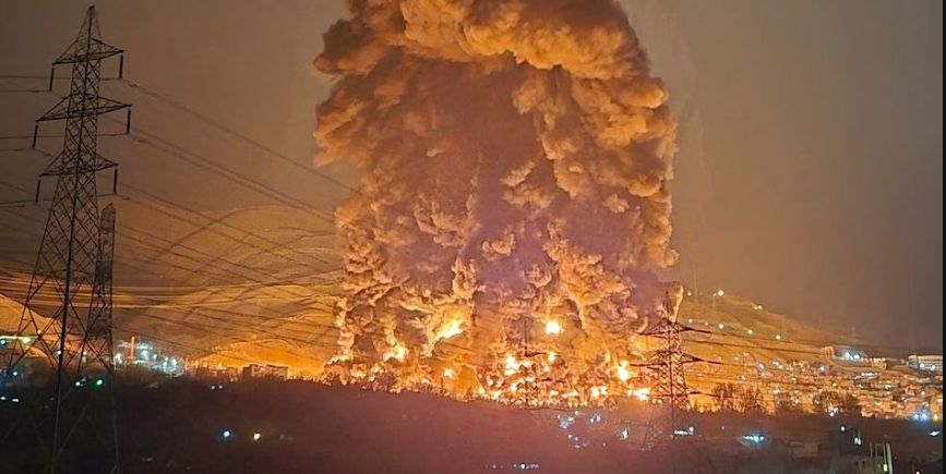 trafione zbiorniki z ropą