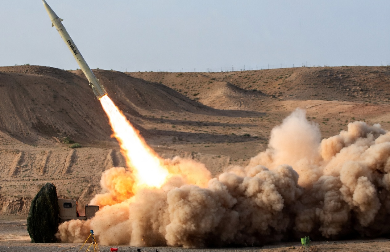 rakieta wystrzelona przez Hezbollah