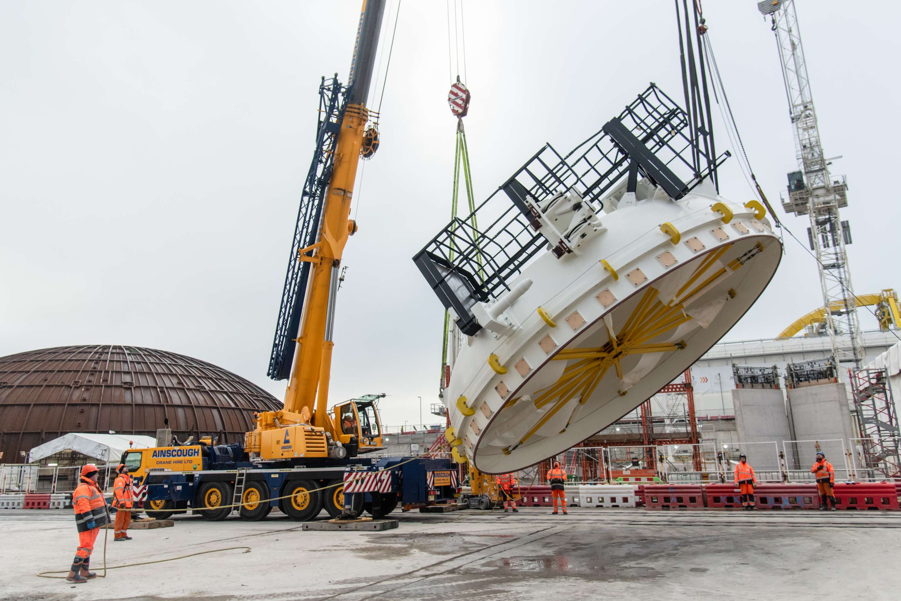 montaż elementów elektrowni atomowej Hinkley Point C