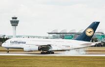 Według dw.com, Lufthansa spodziewa się powrotu do normalnego rozkładu lotów dopiero w sobotę, 14 marca