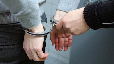 „Mistrz ucieczek” w końcu złapany – zaskoczył policjantów w... sądzie!