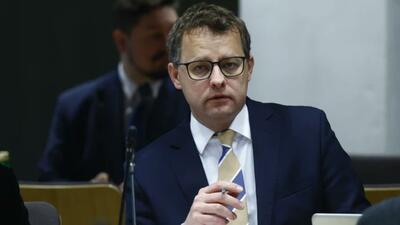 GW opracowała spis lektur dla więźnia politycznego ekipy Tuska