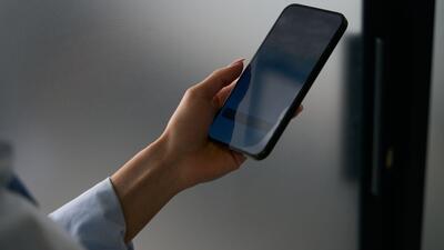 Rząd zapowiada podatek od smartfonów. Dla kogo?