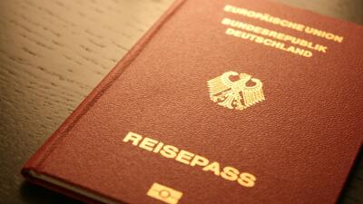 niemiecki paszport dla 40 tysięcy imigrantów chcą wydać władze w Berlinie