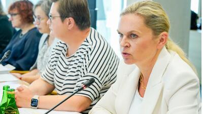 Ministra Barbara Nowacka i jej wiceministry są źle oceniane przez uczniów i nauczycieli