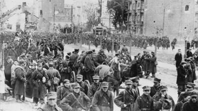 Wymarsz polskich żołnierzy do niewoli ulicą Puławską, 30 września 1939