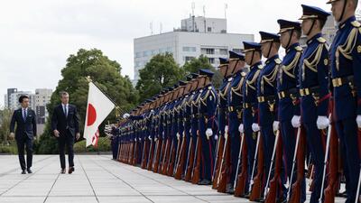 Shinjiro Koizumi i Pete Hegseth Shinjiro Koizumi i Pete Hegseth