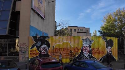 terroryści z Antify w akcie wandalizmu na siedzibie AUR terroryści z Antify w akcie wandalizmu na siedzibie AUR