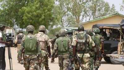 żołnierze w Afryce