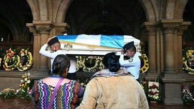 trumna z jednym z zabitych policjantów