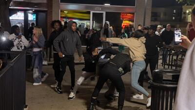 masowa bójka w Iowa City