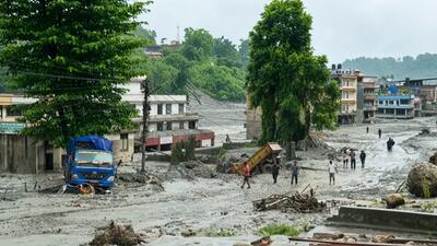 Nepal po powodzi błotnej