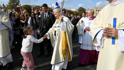 Leon XIV zgromadził setki tysięcy wiernych w Paryżu. Potem modlił się za Francję w Lourdes