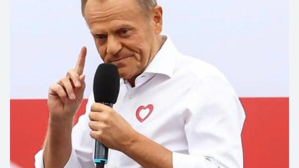 Naszym zadaniem jest pielęgnować relacje z USA, ale Europa musi się stać samodzielna, stanąć na własnych nogach. Musi się skończyć epoka strachu i niepewności wobec Rosji, mówił Tusk