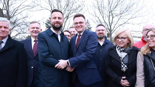 Kosiniak-Kamysz pod ostrzałem za wykorzystanie wojska w kampanii prezydenckiej Hołowni