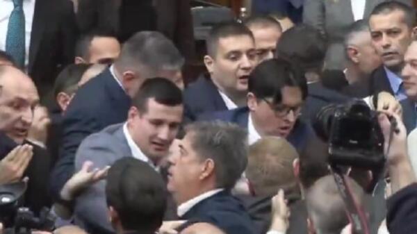 parlament Serbia