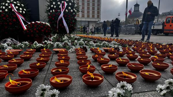 "Kwiaty pamięci", Kluby Gazety Polskiej