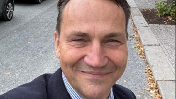 Sikorski wzywa ambasadora Węgier ws. Romanowskiego