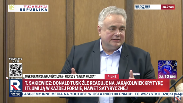 sakiewicz, tusk, proces