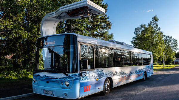 autobus elektryczny wycofany do zajezdni