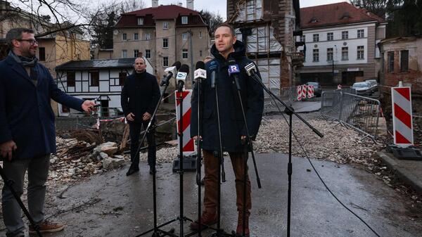 Nawrocki o działaniach rządu: „Pomoc jest nieadekwatna do potrzeb powodzian”