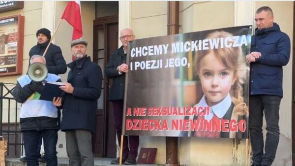 Mieszkańcy Świebodzina zaprotestowali przeciwko działaniom resortu Nowackiej