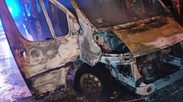 Radiowóz w płomieniach! Policjanci złapali sprawcę dzięki... psu