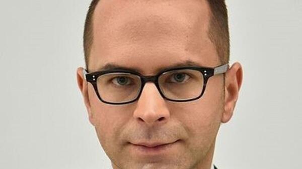 Szczerba składa życzneia. Ludzie przypominają politykowi KO wspieranie migrantów i pytają: „Takich jak w Niemczech?”