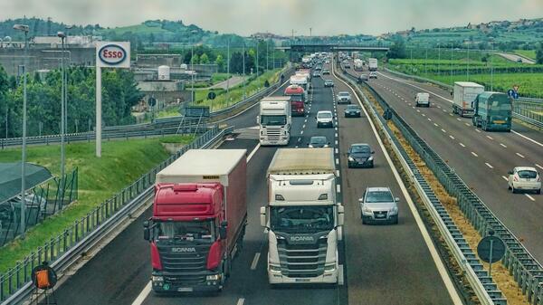 Kryzys w transporcie drogowym: polskie firmy na krawędzi