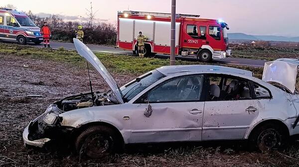 Dachowanie samochodu zakończone tragedią