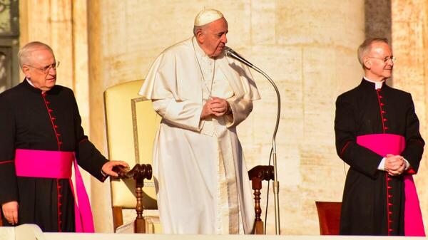 Papież Franciszek w Nowy Rok wzywa do modlitwy o pokój i odrodzenie nadziei