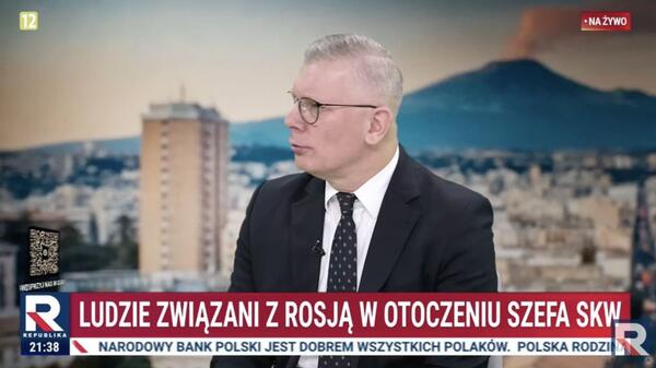 Żyjemy obecnie w niepoważnym państwie i liczenie na to, że Jarosław Stróżyk, będzie tłumaczył się z bliskich relacji z ludźmi związanymi z Rosją, albo nawet wprost z Rosjanami, jest naiwne - mówi prof. Sławomir Cenckiewicz