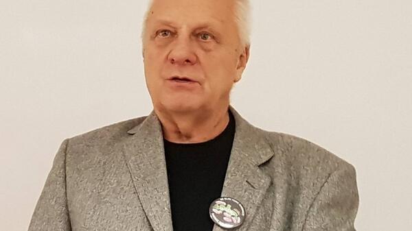 Domagam się przyspieszenia rozliczeń. Jeżeli u władzy był gang przestępców to trzeba zamknąć herszta tego gangu, a był nim Jarosław Kaczyński - grzmi Niesiołowski