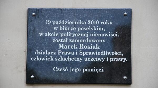 W tym miejscu doszło przed laty do pierwszego w III RP mordu politycznego