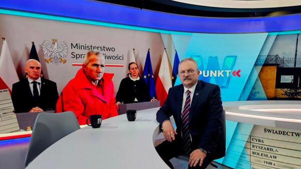 Moim zdaniem to sygnał dla wszystkich wariatów, których polityka nienawiści Tuska może skłonić do szaleńczych działań, mówi Marek Jakubiak