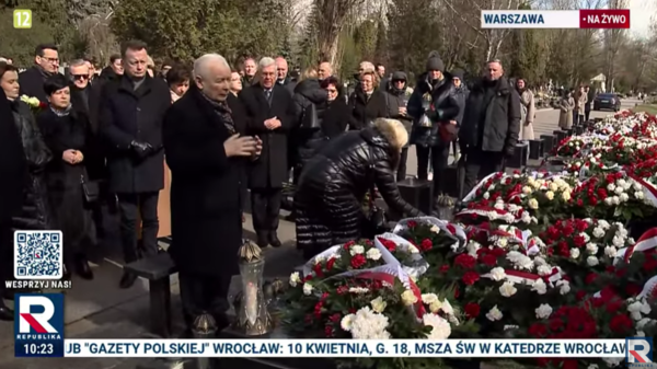 Jarosław Kaczyński na Powązkach