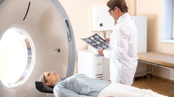 Najdłużej czeka się na tomografię komputerową