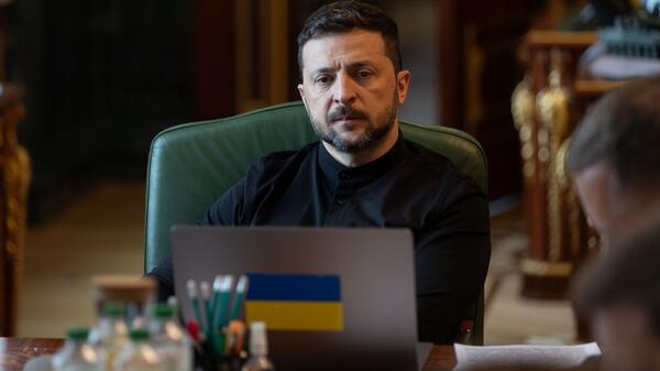 Ukraina odzyskała 390 ukraińskich jeńców wojennych z rosyjskiej niewoli w ramach porozumienia o wymianie 1000 na 1000; spodziewamy się, że wymiana będzie kontynuowana w sobotę i niedzielę - przekazał w piątek prezydent Ukrainy Wołodymyr Zełenski