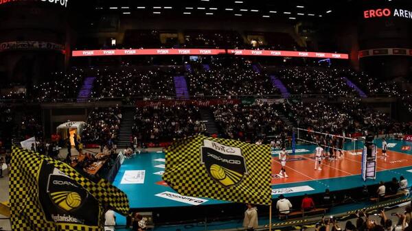 hala ergo arena mecz siatkówki kibice